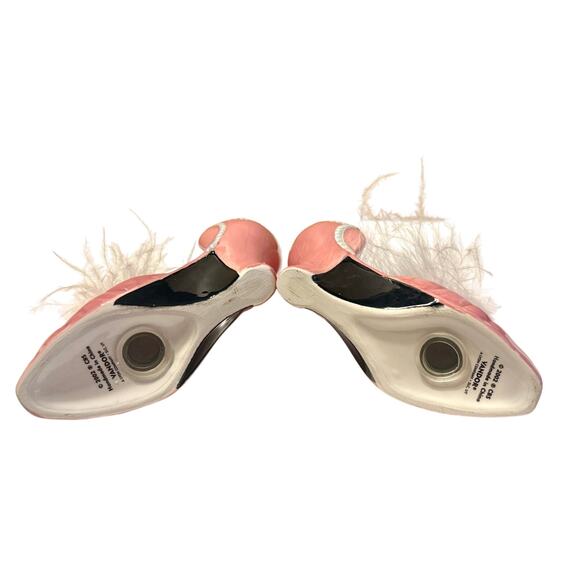 I Love Lucy Salt & Pepper Shakers Pink Shoes Feathers Vandor 2002 Episode 116 - Picture 6 of 6